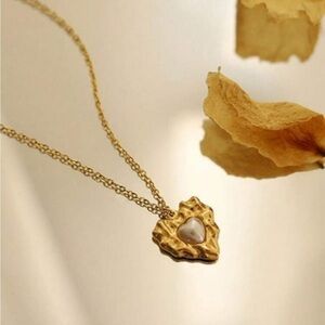 18k Gold Plates Vintage Heart Pearl Necklace
